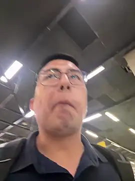 andrewmhilton  online show from April 2026 08:09:02 PM