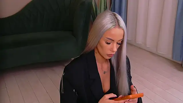 Snapshot of Bailey_Rush chatting on May 2026 04:00:01 PM Bailey Rush online show from May 2026 04:00:01 PM