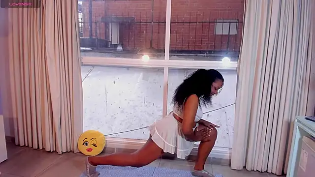 Snapshot of ElizabethBell_ chatting on February 2026 10:08:02 PM ElizabethBell online show from February 2026 10:08:02 PM