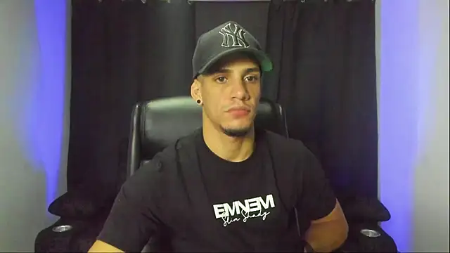 jhonnysnow17 online show from September 2025 07:08:02 AM