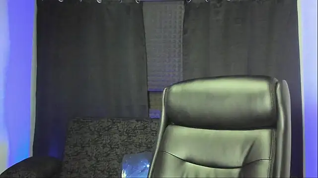 jhonnysnow17 online show from September 2025 01:18:02 AM