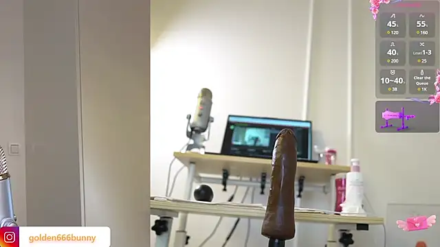 Snapshot of Miss69Ri99 chatting on January 2025 04:38:01 PM Miss69Ri99 online show from January 2025 04:38:01 PM