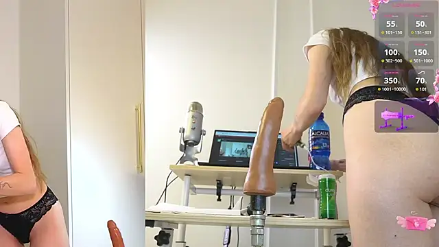 Snapshot of Miss69Ri99 chatting on February 2025 04:14:02 PM Miss69Ri99 online show from February 2025 04:14:02 PM