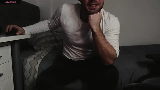 Snapshot of cutehairymacho chatting on February 2025 12:48:02 AM cutehairymacho online show from February 2025 12:48:02 AM