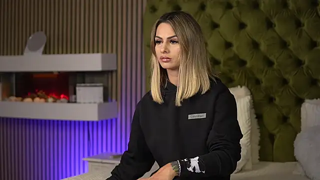 TiffanyMaze online show from October 2025 06:09:01 AM