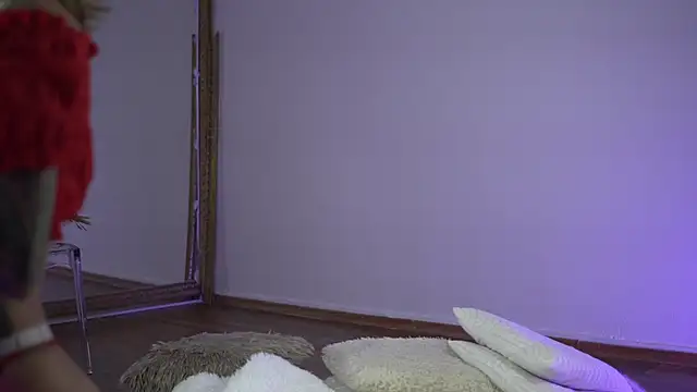 TiffanyMaze online show from October 2025 06:33:01 AM