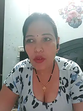 Poojabhabi101 online show from February 2026 06:06:02 AM