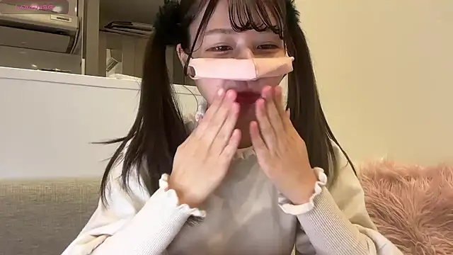 Snapshot of Ray-00 chatting on January 2025 06:13:02 AM Ray-00 online show from January 2025 06:13:02 AM