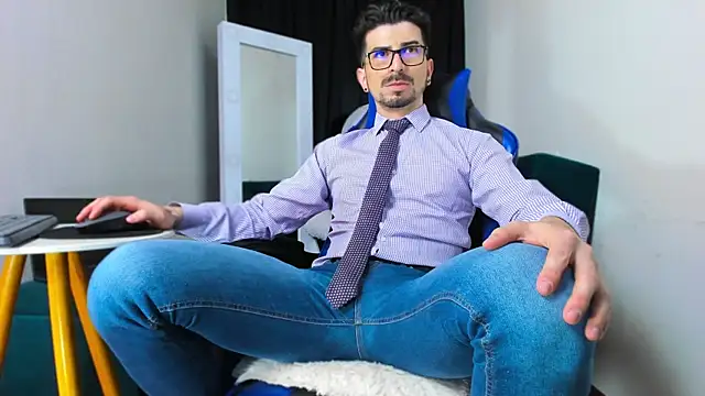 Snapshot of LiamCossio_ chatting on January 2025 10:51:01 PM LiamCossio  online show from January 2025 10:51:01 PM