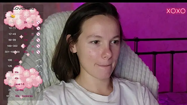 lil luna x online show from December 2024 07:54:01 PM