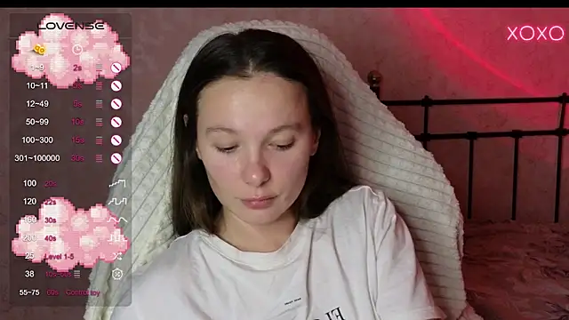 lil luna x online show from December 2024 05:10:01 PM