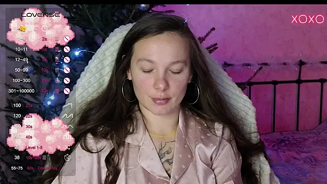 lil luna x online show from December 2024 02:05:02 PM