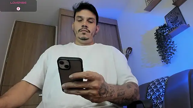Snapshot of alejandro_stark chatting on May 2026 10:48:01 PM alejandro stark online show from May 2026 10:48:01 PM