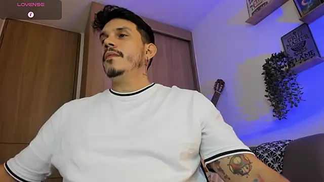 Snapshot of alejandro_stark chatting on June 2026 10:56:02 PM alejandro stark online show from June 2026 10:56:02 PM