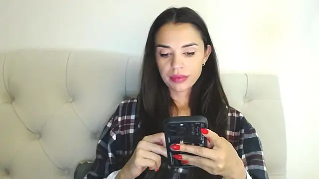 Mika Gold online show from September 2025 06:18:01 PM