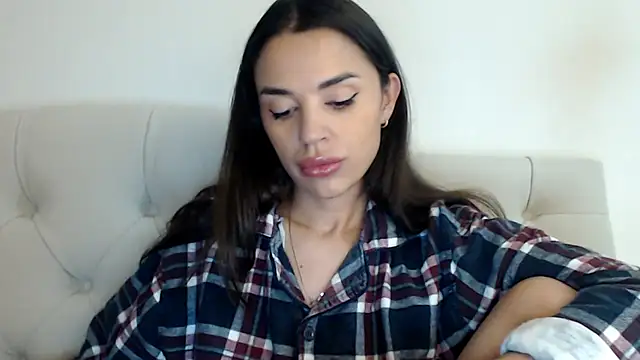 Mika Gold online show from October 2025 05:33:01 PM