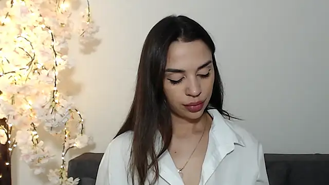 Mika Gold online show from October 2025 04:41:02 PM