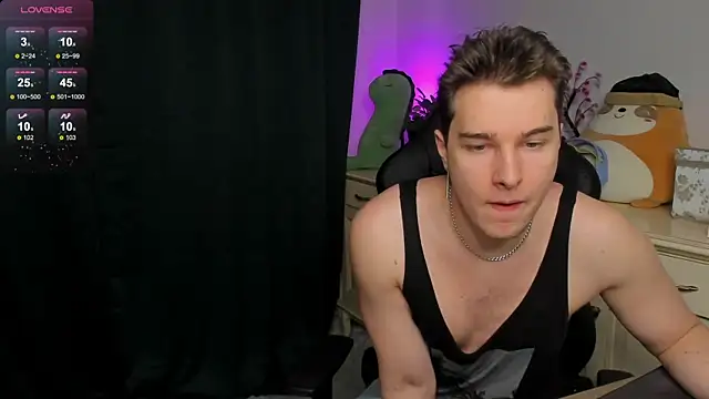 Snapshot of Vincent_Strong chatting on December 2025 09:18:01 AM Vincent Strong online show from December 2025 09:18:01 AM