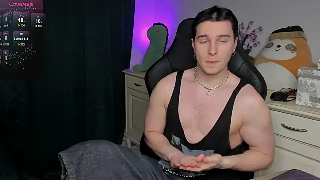 Snapshot of Vincent_Strong chatting on December 2025 01:40:01 PM Vincent Strong online show from December 2025 01:40:01 PM