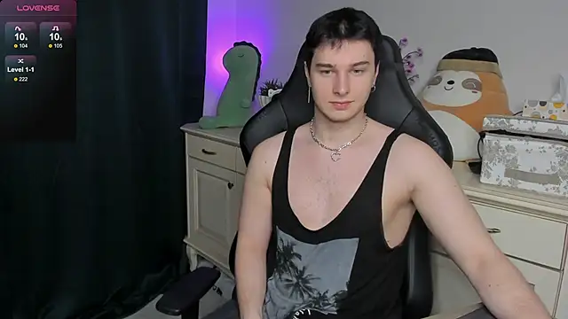 Snapshot of Vincent_Strong chatting on December 2025 08:11:01 AM Vincent Strong online show from December 2025 08:11:01 AM