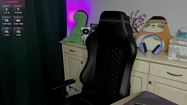 Snapshot of Vincent_Strong chatting on February 2026 04:00:01 PM Vincent Strong online show from February 2026 04:00:01 PM