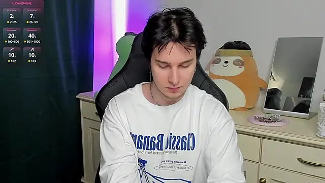 Snapshot of Vincent_Strong chatting on March 2026 12:00:01 PM Vincent Strong online show from March 2026 12:00:01 PM