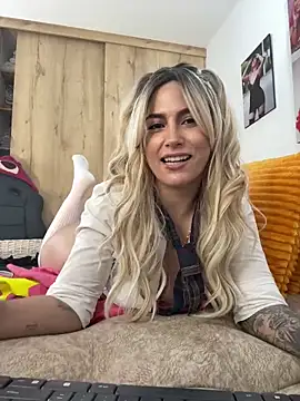 zafiro mo0n online show from December 2024 12:22:01 AM