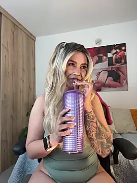 zafiro mo0n online show from January 2025 10:08:02 PM