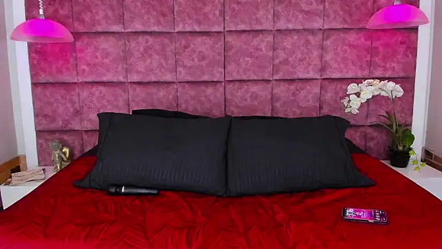 Snapshot of Taly_Fox chatting on October 2025 04:10:02 AM Taly Fox online show from October 2025 04:10:02 AM