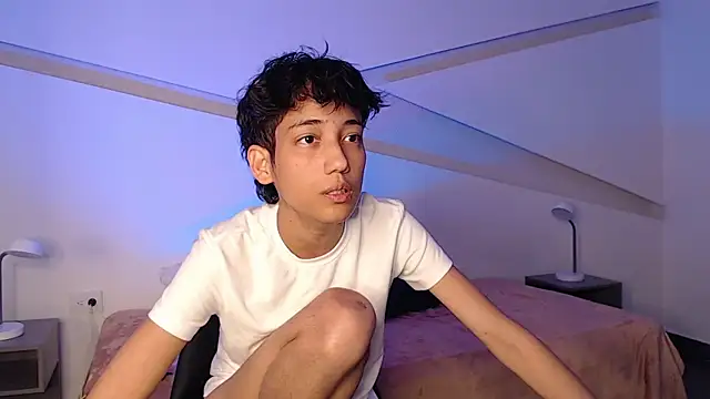 hot little bunny online show from February 2025 11:41:01 PM