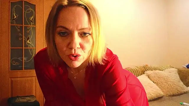 YourQueenX online show from March 2026 09:10:01 AM