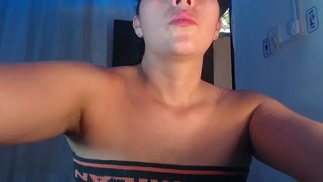 DaMikaela  online show from January 2025 06:32:01 PM