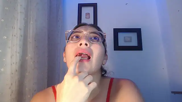 DaMikaela  online show from March 2025 07:27:02 PM