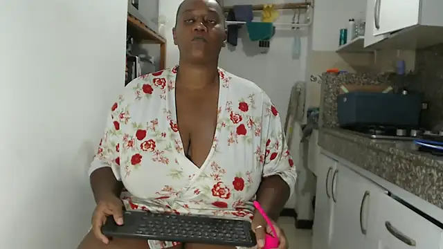 LiraRusso online show from October 2025 10:32:01 PM