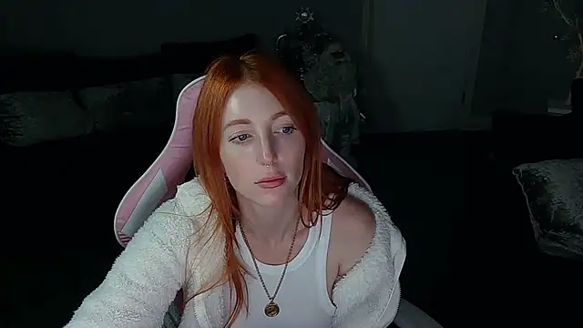 Snapshot of Red_firesquirt chatting on December 2024 02:33:01 PM Red firesquirt online show from December 2024 02:33:01 PM