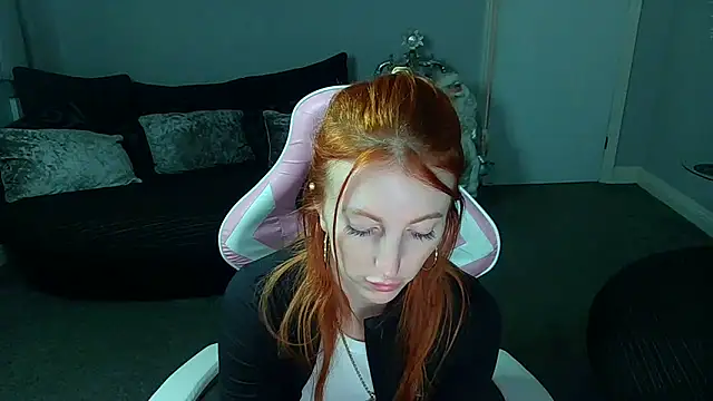 Snapshot of Red_firesquirt chatting on December 2024 02:17:02 PM Red firesquirt online show from December 2024 02:17:02 PM