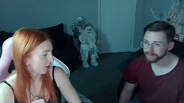 Snapshot of Red_firesquirt chatting on December 2024 09:15:02 PM Red firesquirt online show from December 2024 09:15:02 PM