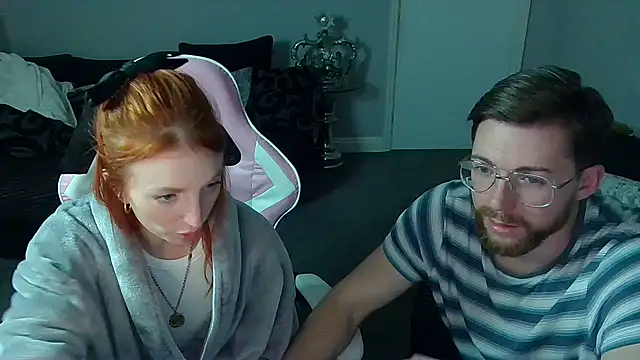 Snapshot of Red_firesquirt chatting on January 2025 09:42:01 PM Red firesquirt online show from January 2025 09:42:01 PM