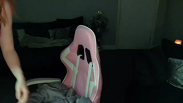 Snapshot of Red_firesquirt chatting on January 2025 09:29:01 PM Red firesquirt online show from January 2025 09:29:01 PM