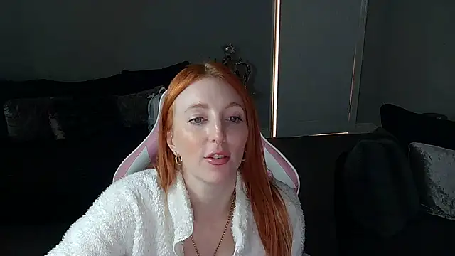 Snapshot of Red_firesquirt chatting on February 2025 02:38:02 PM Red firesquirt online show from February 2025 02:38:02 PM