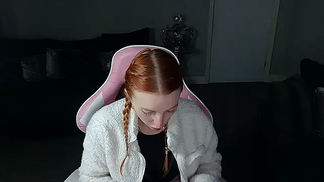 Snapshot of Red_firesquirt chatting on February 2025 03:30:01 PM Red firesquirt online show from February 2025 03:30:01 PM