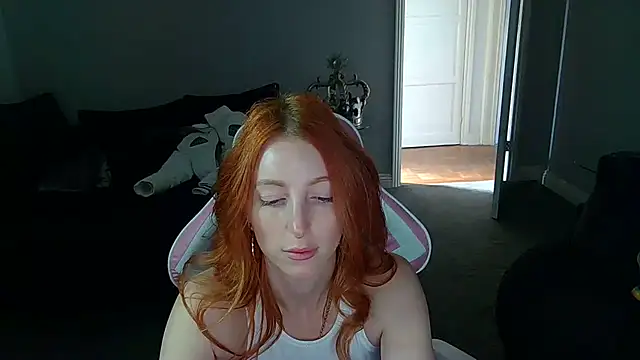 Snapshot of Red_firesquirt chatting on March 2025 02:42:02 PM Red firesquirt online show from March 2025 02:42:02 PM