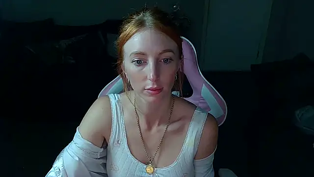 Snapshot of Red_firesquirt chatting on October 2025 09:05:02 PM Red firesquirt online show from October 2025 09:05:02 PM