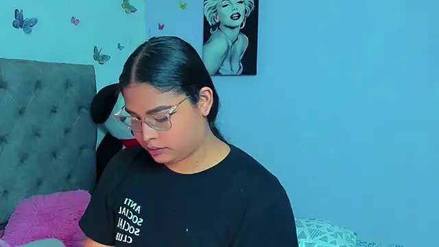 mabellfox online show from February 2025 08:50:02 PM