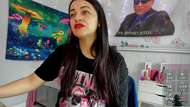 LovelyAzucena online show from October 2025 04:40:02 PM