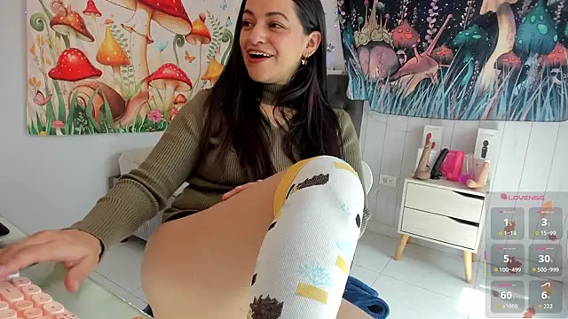 LovelyAzucena online show from November 2025 02:53:02 PM