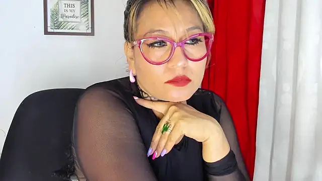 Snapshot of Victoria_Caruso chatting on December 2024 01:26:02 AM Victoria Caruso online show from December 2024 01:26:02 AM