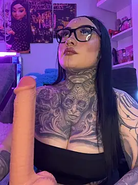 Snapshot of CloeeBeckam chatting on February 2026 02:56:02 AM CloeeBeckam online show from February 2026 02:56:02 AM