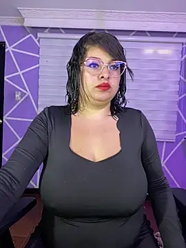 Snapshot of MiiaaJoness chatting on May 2026 03:29:02 PM MiiaaJoness online show from May 2026 03:29:02 PM