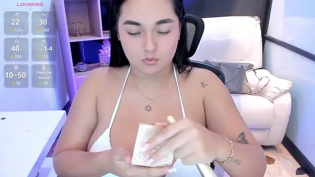 Snapshot of CelesteBrucee chatting on January 2025 08:07:02 PM CelesteBrucee online show from January 2025 08:07:02 PM